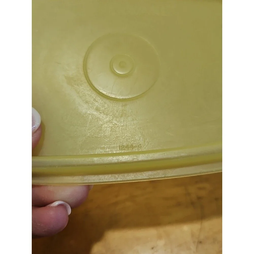 Vintage Tupperware Yellow Shelf Saver Container #1243-10 W/ #1244-13 Lid EUC